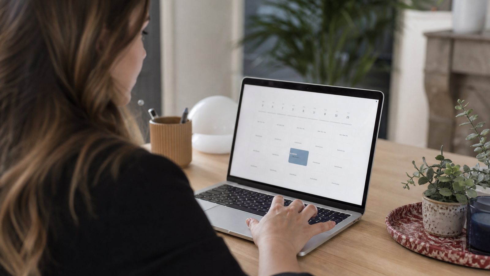 Client réservant un rendez-vous en ligne sur une page de prise de rendez-vous